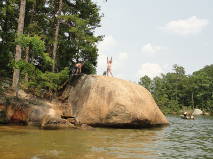 Lake 100